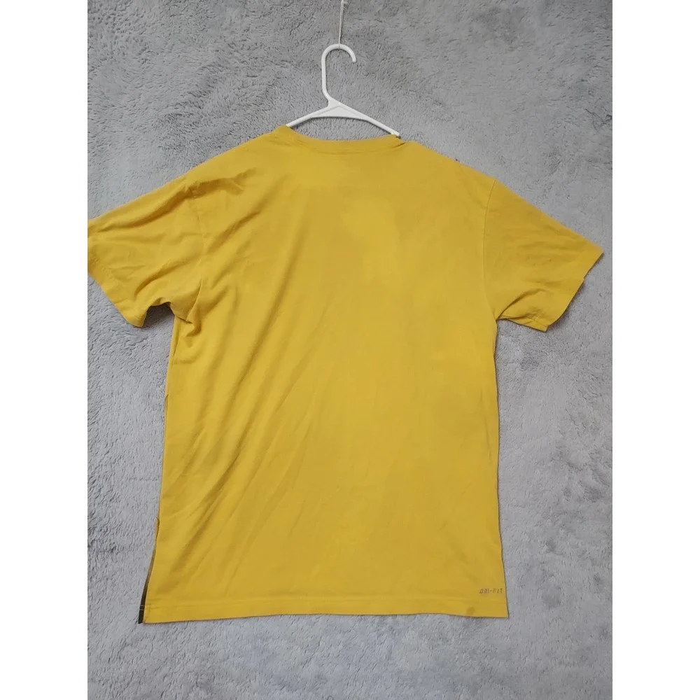 Kobe Bryant Shirt Mens Large Los Angelese Lakers Graphic Tee Yellow NBA FLAWS